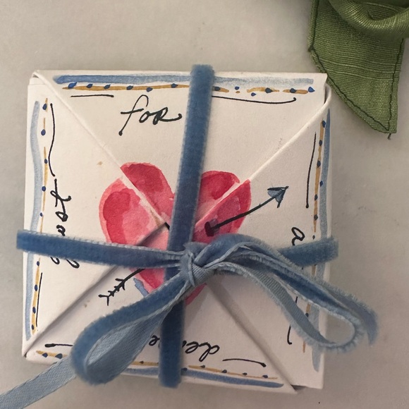 Heart Design Gift Box with Blue Ribbon - Picture 6 of 8